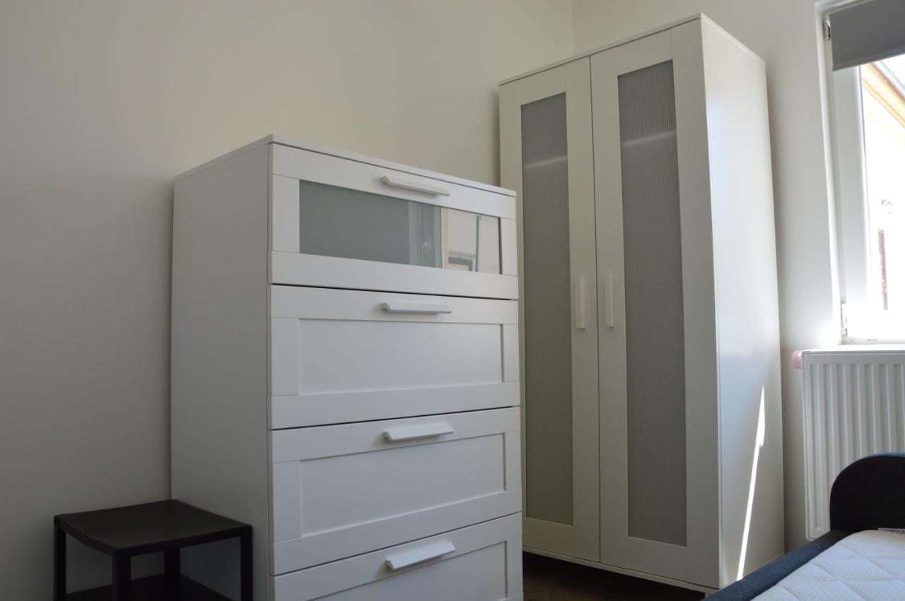 Quiet Residential Area B Taplan - 2 Bedroom And Living Room Apartment Szombathely Extérieur photo