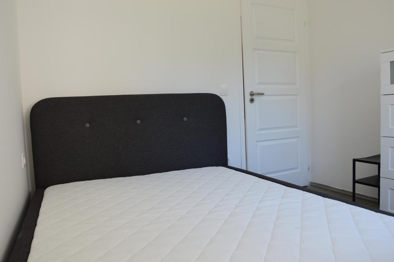 Quiet Residential Area B Taplan - 2 Bedroom And Living Room Apartment Szombathely Extérieur photo